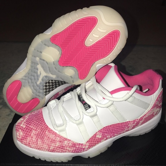 Jordan 11 low pink snakeskin size 9.5 women - Picture 1 of 10